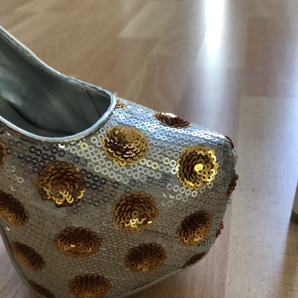 Shoes - Picture 3 of 5